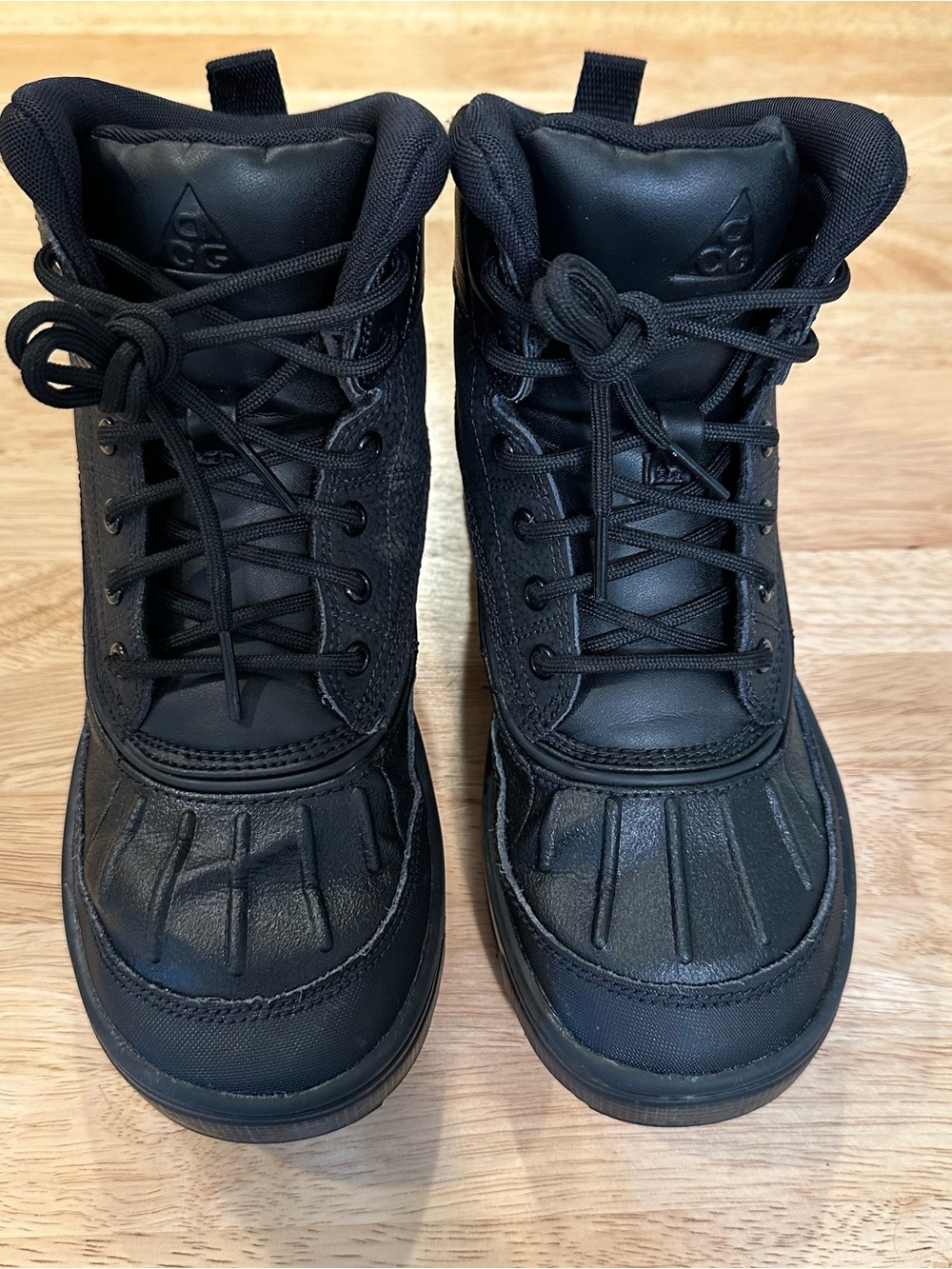Nike Woodside 2 High ACG Black High top Hiking Rain Waterproof Boots 3.5 Youth